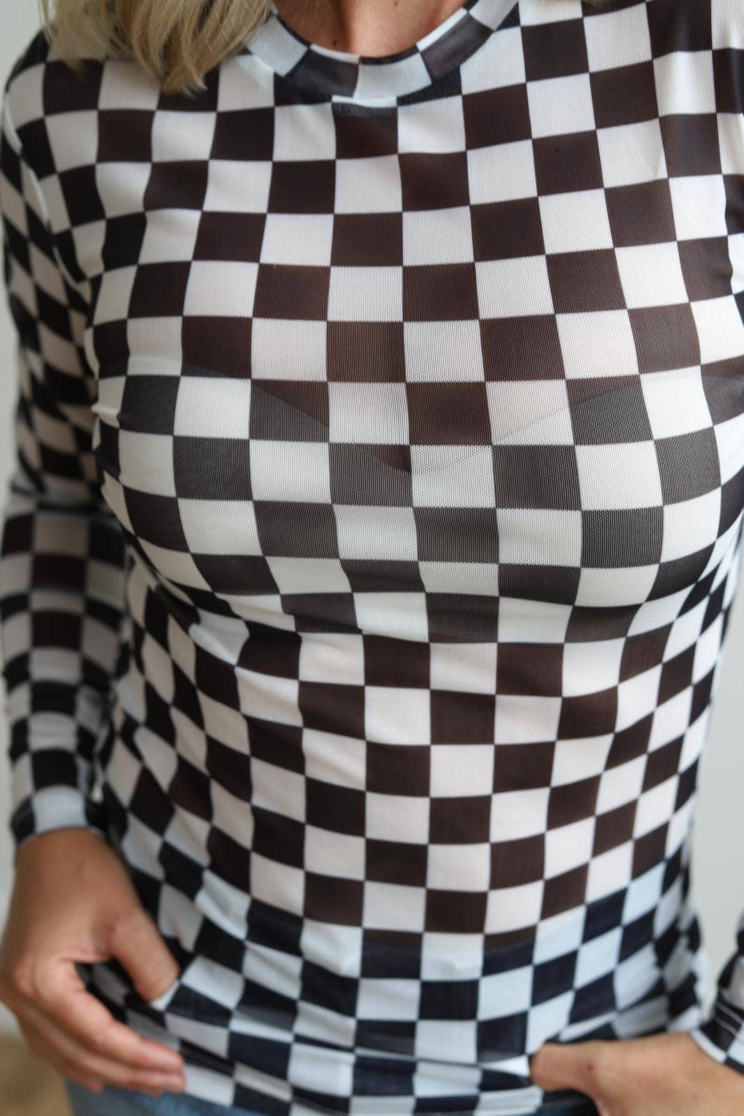 BLACK CHECK MESH