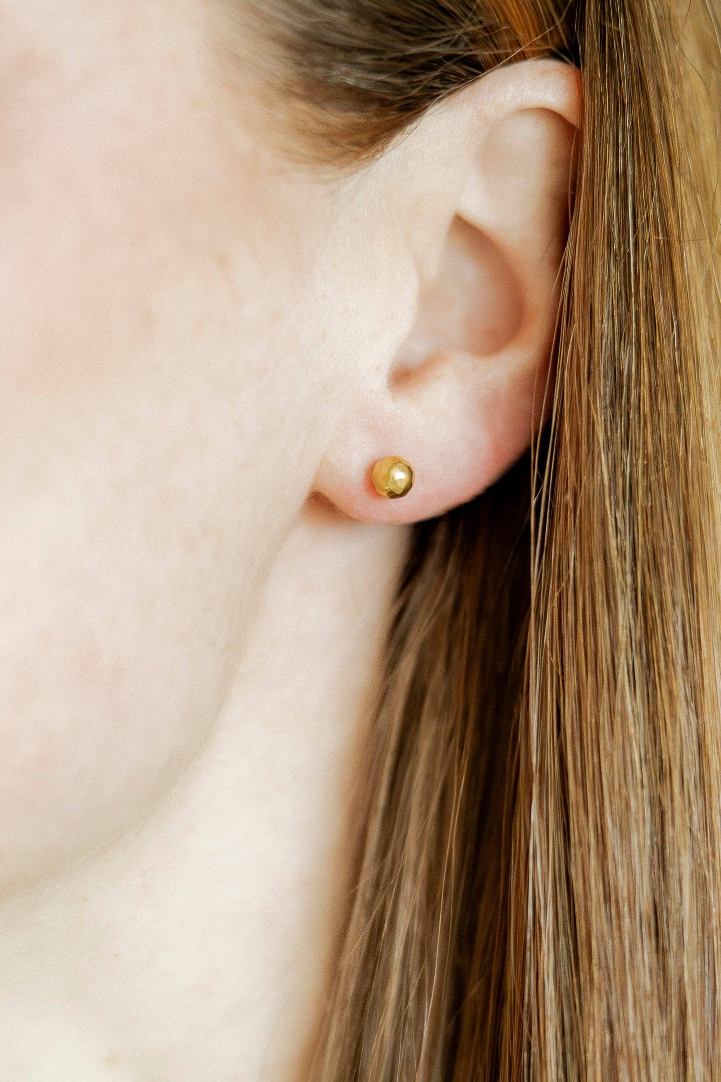 Screwback Stud Earrings - Lydia Gold