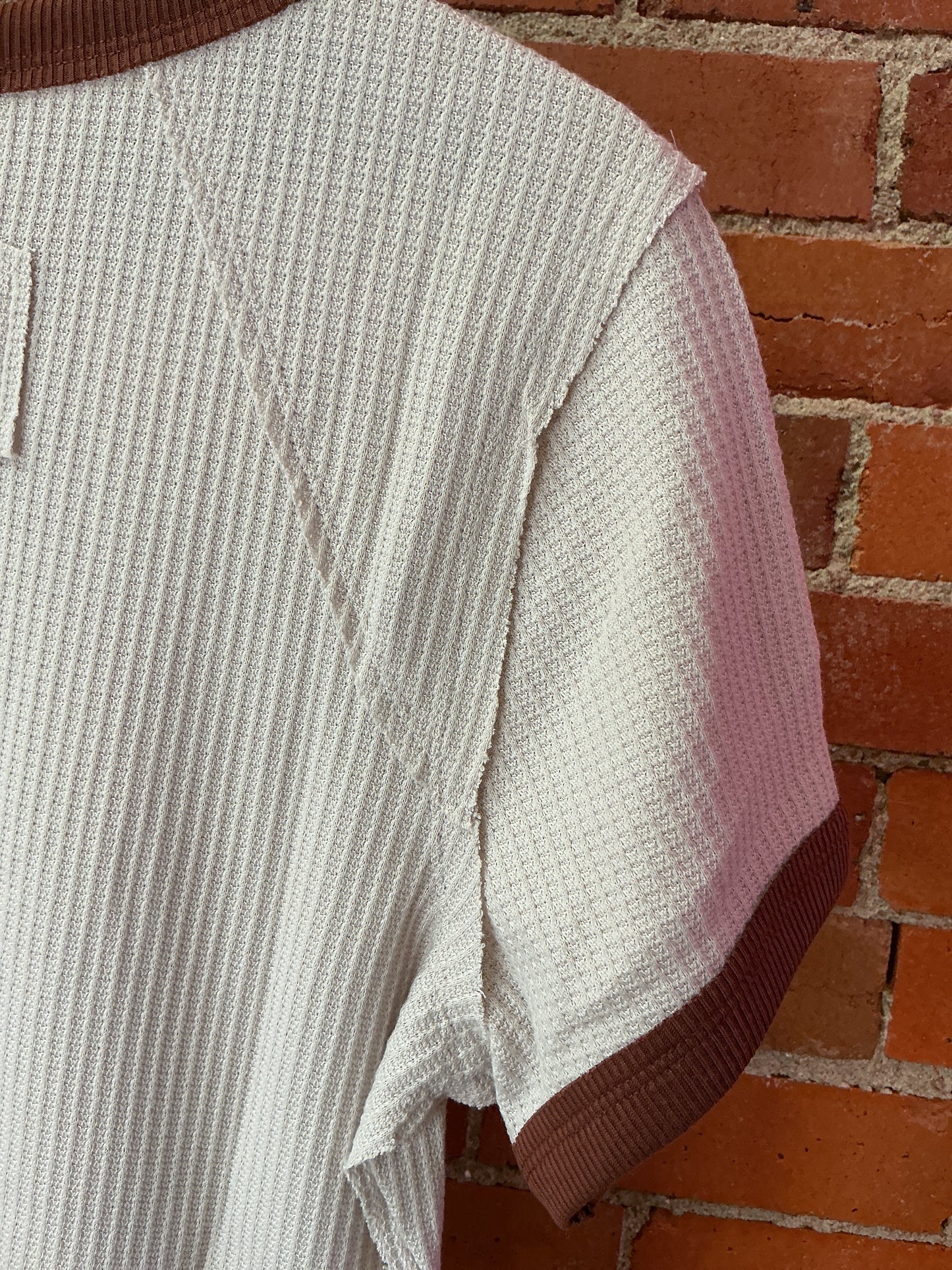 TEXTURED EVRYDAY TEE