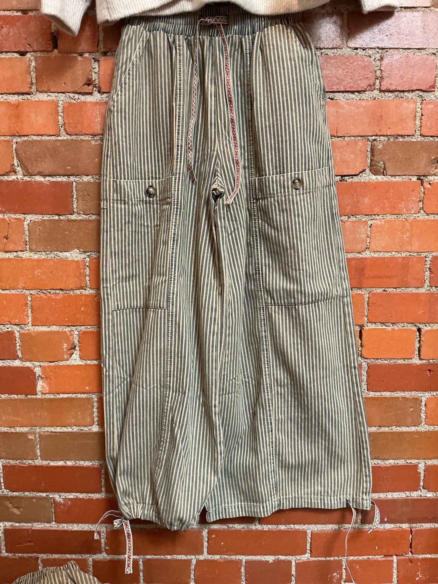 Elastic Vintage Stripe Pant
