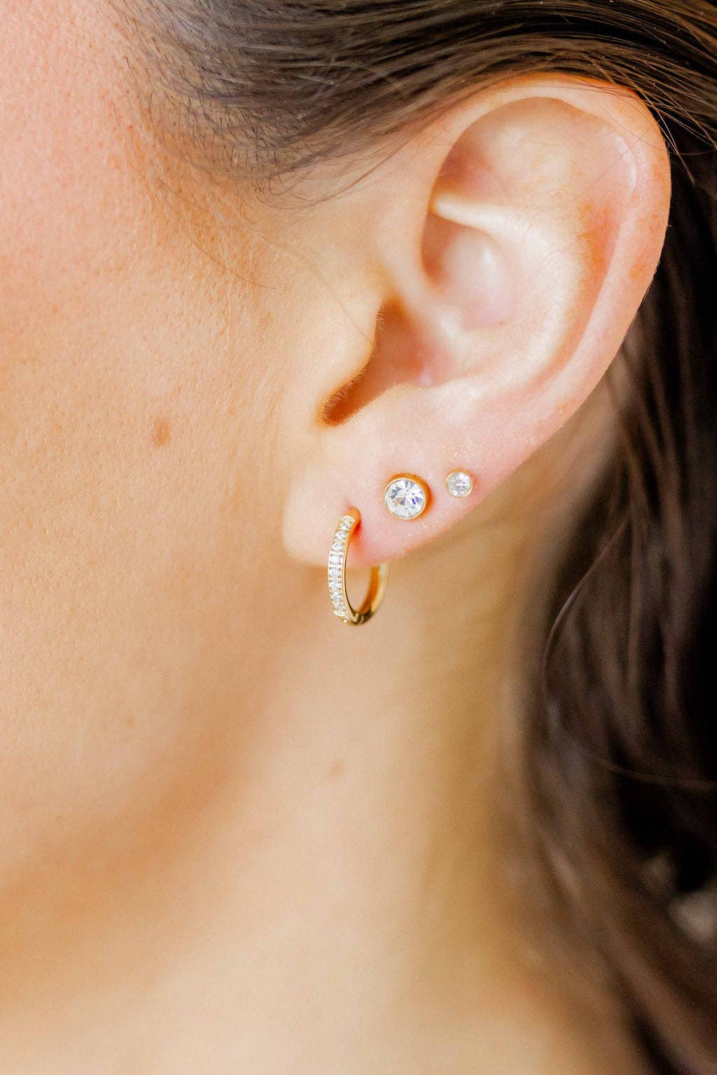 Screwback Stud Earrings - Micro Cooper Clear Gold