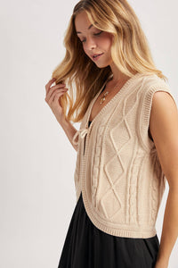CABLE KNIT SWEATER VEST