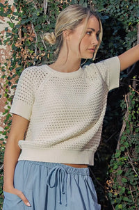 Short sleeve knit top ￼