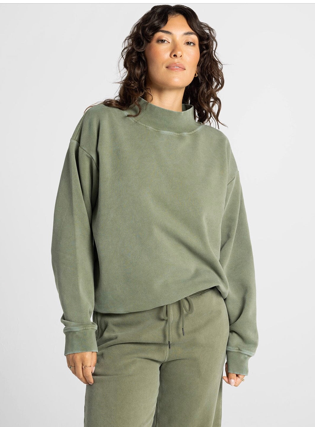MOCKNECK SWEATSHIRT